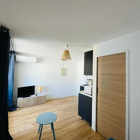 Cozy 200m De La De Sable Fin Apartament